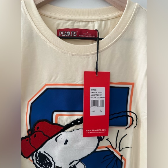 Peanuts T Shirt Cream Size Large Brand New - Picture 8 of 10